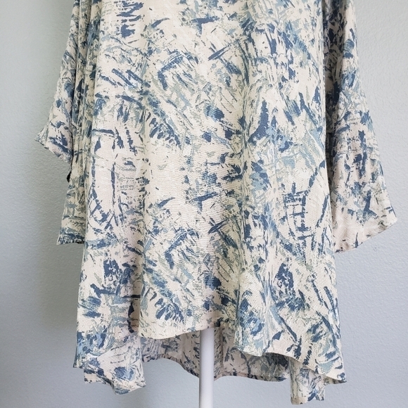 LUSH Asymetrical Hemline Bell Sleeve All Over Print Dress Flowy Lightweight Sz L - Picture 6 of 12